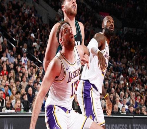 6戰1勝俯沖附加賽！詹姆斯20+9+8+惡意犯規，開拓者16分大勝湖人