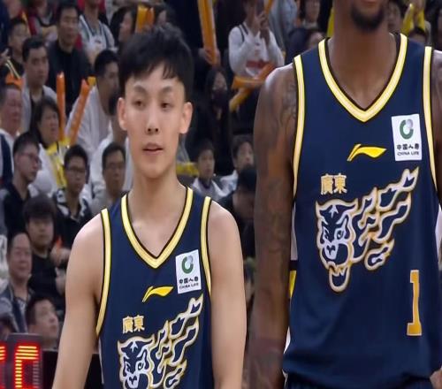 擠走胡明軒+取代徐杰！廣東鋒線奇兵確認(rèn)上位，杜鋒下課倒計時