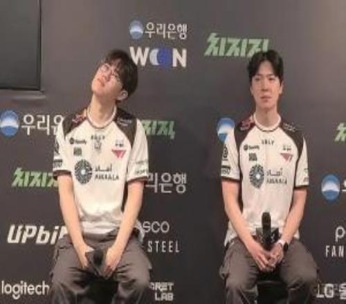 kkOma:赛季初希望选手能进行各种多样的尝试,积累大量数据