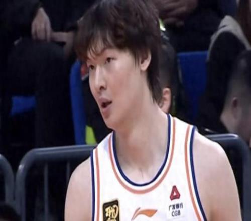 王哲林16分11板上海完勝新疆，上海就是新疆的榜樣