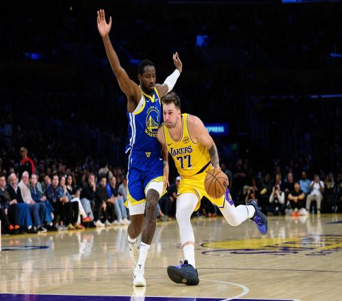 湖人6戰(zhàn)5敗短板明顯！美媒送7大最佳交易目標：勇士庫明加僅排第5