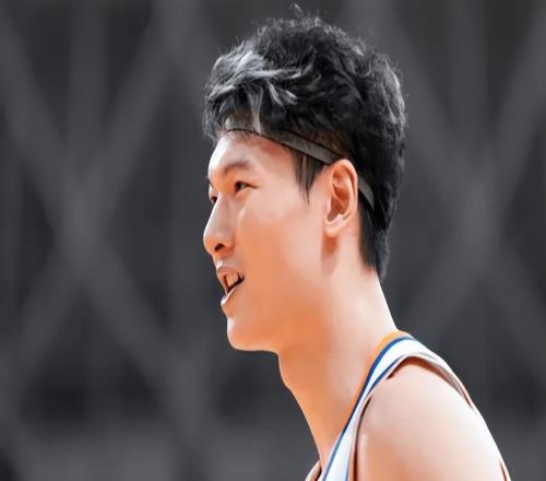 上海8070新疆2喜2憂！王哲林+偰李永煒提升明顯，弗格越來越廢了