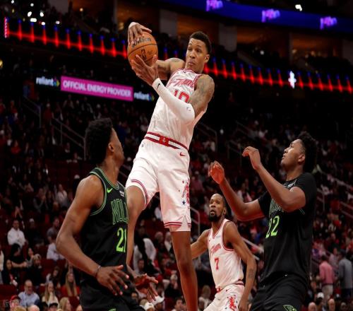 詹姆斯24+4+7+2無緣今日最佳球員！因?yàn)榛鸺交?2+8創(chuàng)3項(xiàng)紀(jì)錄