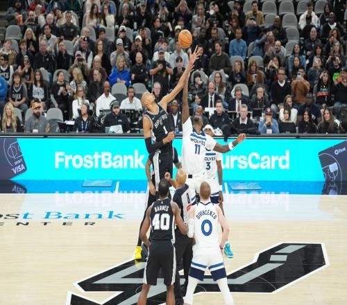 神仙打架！文班亞馬39+9+3，華子55分創新紀錄！聯盟門面該換人了