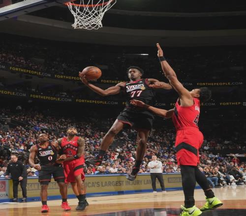 半月板撕裂！斷崖式下滑！最佳新秀被下放