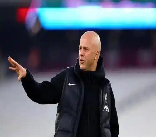 凱納克：斯洛特需要配備“智囊團”，“光頭主帥”有機會主導英超