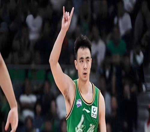 7投1中！遼寧隊輸給深圳，揪出最大“廢柴”坑慘了球隊