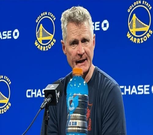 科爾發布會爽了！爆贊替補雙核，為11勝4負開心，大談陣容厚度！