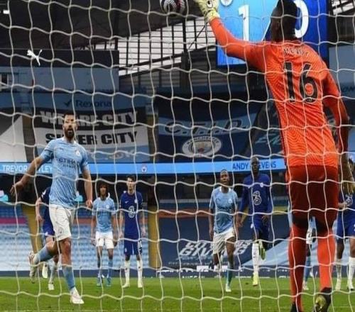 相似度99%！暨撲出阿圭羅勺子點球后，門迪再現“躺平式”撲點