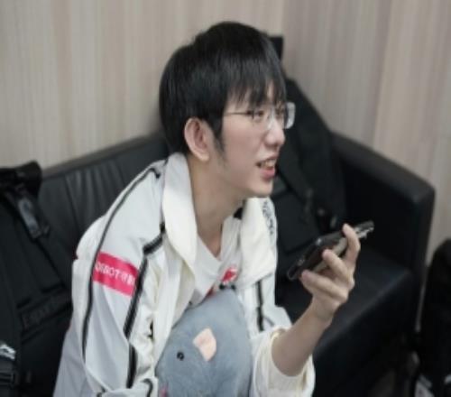 AL分享對陣JDG賽前返圖：不遺余力！