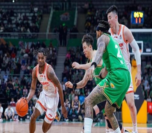 CBA第一黑馬殺紅眼！雙殺遼籃后連斬4大冠軍隊：他們要一黑到底