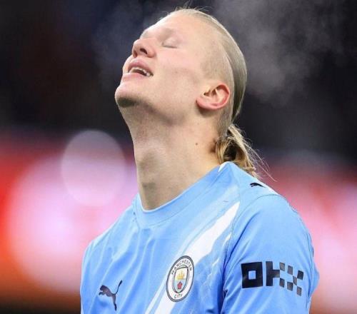 7場(chǎng)1球！曼城頭牌陷前所未有困境新援中衛(wèi)才是助他破局之人