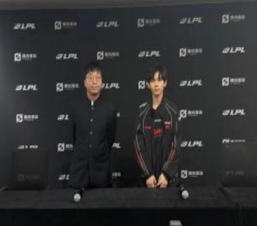 Tabe：著重跟下路組打野說了，與AL中野輔三人的對(duì)峙很重要