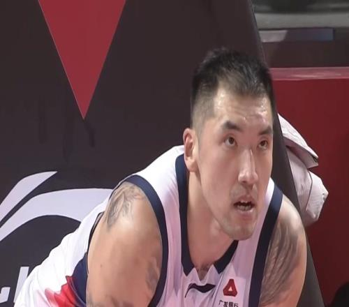 CBA山東男籃客場逆轉(zhuǎn)擊敗吉林，高詩巖關(guān)鍵三分，鮑威爾23分