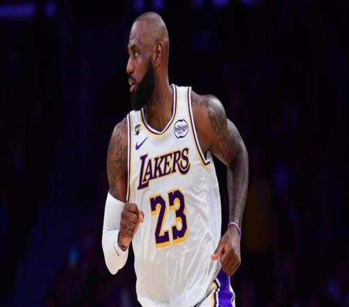 詹姆斯帶湖人贏猛龍！一戰激活三個歷史第一紀錄！