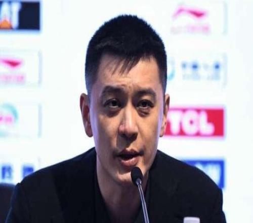 唉！打29分鐘，10投2中，在場上一頓亂扔，球迷他有啥培養價值