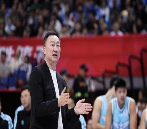 “奇兵”爆發痛快“復仇”！青島男籃主場大勝浙江男籃，紀卓爆發投中4記三分狂砍16分