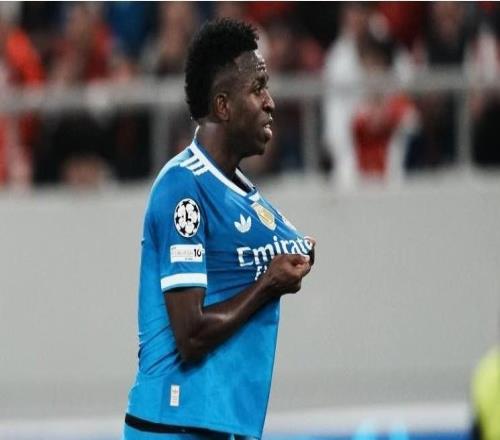 阿斯：皇馬對維尼修斯的報價仍有效，高層仍希望完成續(xù)約