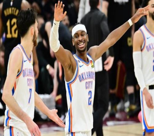 32分慘案！衛(wèi)冕冠軍火力全開：飆23記三分，亞歷山大完爆米切爾