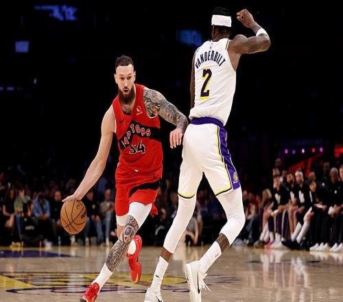 慘敗湖人中為數不多的亮點，猛龍內線大將的得分能力確實相當不錯