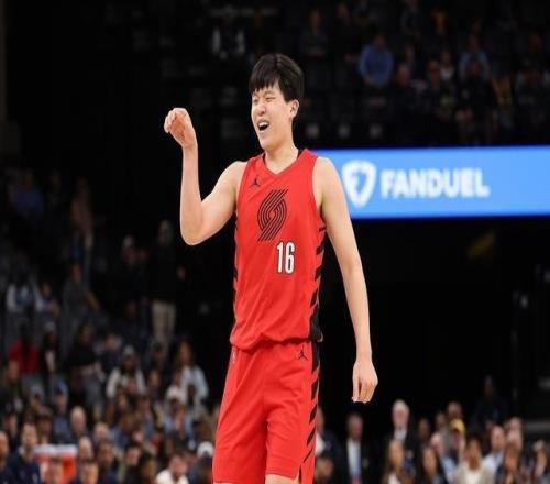 填滿數據欄，楊瀚森半場7分30秒2中1得2分1板1助1斷1帽0失誤