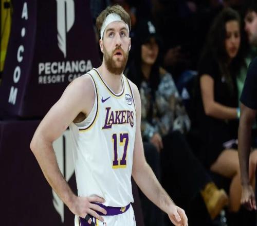 場上效果相當不錯，湖人可以考慮讓內線新星繼續留在輪換陣容中