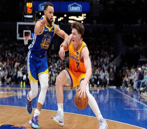 在庫里面前創(chuàng)紀(jì)錄，克努佩爾生涯前40場中137記三分，歷史首人