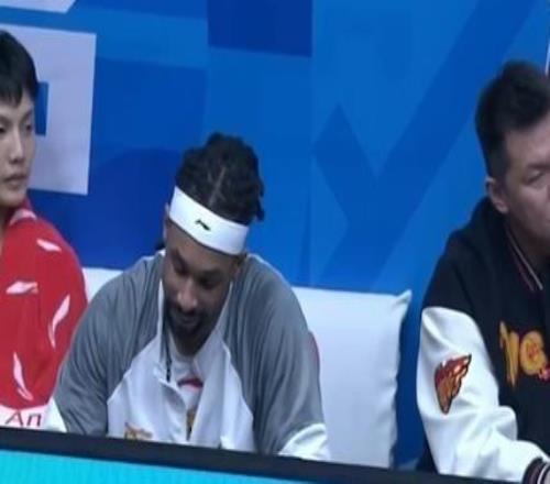 杜鋒：外援對球隊(duì)體系重要性占比非常大奎因首次打CBA需更多適應(yīng)