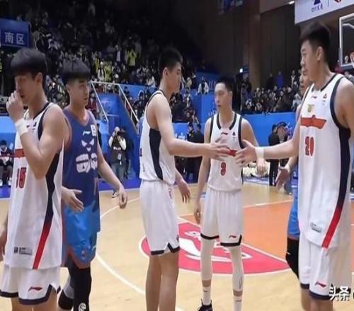 杜鋒：四川降溫了但全場(chǎng)座無虛席能感受到大家對(duì)于廣東熱愛和支持