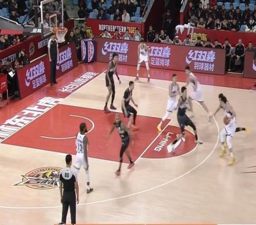 半場戰報手感冰冷！山東30：37落后吉林，無一人得分上雙