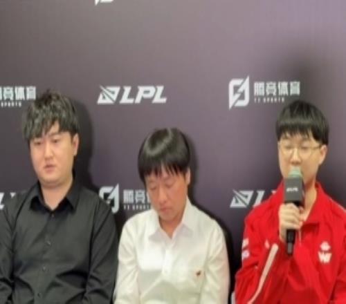 Karis:比起在韩国的时候我来到中国后更有攻击性了