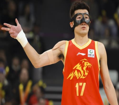 聯賽第一！廣廈大勝青島豪取6連勝孫銘徽9+7卡爾頓25+10