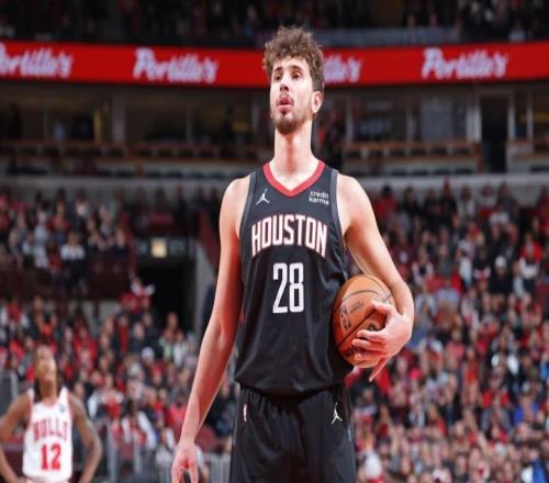 火箭队再伤1人!主力中锋因伤退场,砍5+10+2!5号位仅剩2人可用