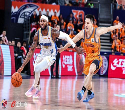 唉！拿600萬，0分1板+3次空籃不中，名記怒噴：成北京隊潰敗縮影