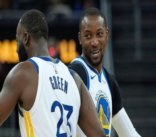 轟20+5！庫(kù)明加被雪藏33天歸來(lái)，科爾：很滿意