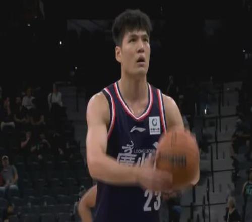 10475！陳國(guó)豪首戰(zhàn)老東家！奇葩交易條款大曝光