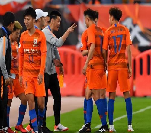 魯能冬訓補強就剩下一個懸念！中衛位置或迎來新大魚，值得期待