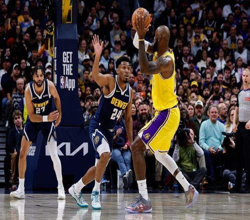 不用退役！詹姆斯造大逆轉(zhuǎn)！東契奇38+13+10打爆掘金，斯瑪特救主