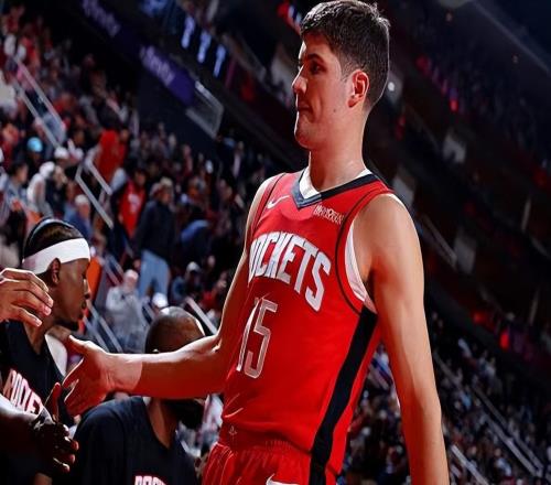 靠著一己之力扭轉(zhuǎn)了局面!火箭后場(chǎng)新星絕對(duì)值得更高的戰(zhàn)術(shù)地位