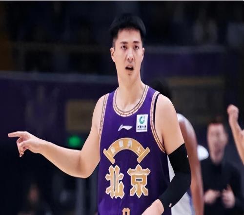 北控29分慘敗，張慶鵬賽后批評隊員，球迷：為啥輸球全是球員責任