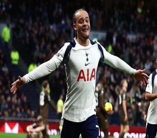 哈維西蒙斯：能理解球迷的心情，我們?nèi)员３謭F(tuán)結(jié)并支持教練