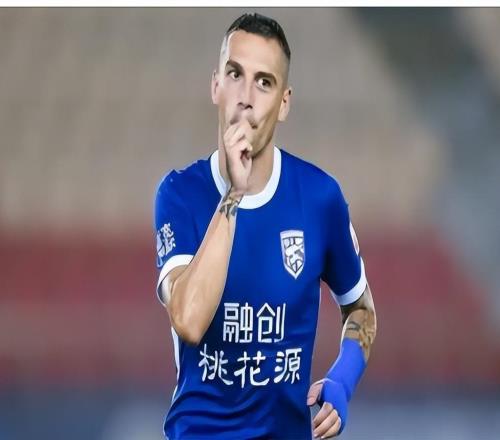 大魚來了！簽下李昂后，大連英博又祭出重磅引援，或攪亂中超格局