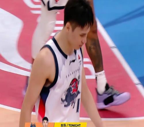 補(bǔ)強(qiáng)遇罰單：山東男籃第四外援到位難破局，鮑威爾轉(zhuǎn)正懸而未決！