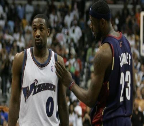 阿里納斯：詹姆斯本該跟我一樣做播客，41歲的他是NBA第1522的球員