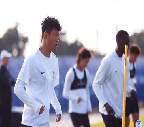 李超人頂庫(kù)里大連防線升級(jí)！外援決定上限主任去留成最長(zhǎng)肥皂劇