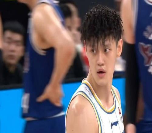 不到一年啊！先被NBA淘汰，又連遭傷病，23歲新星前景困難重重！