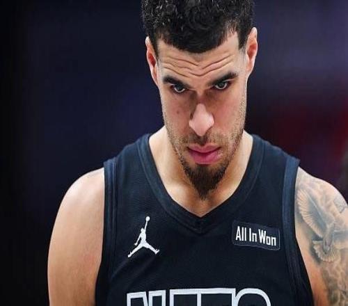 記者：湖人有機(jī)會(huì)引進(jìn)小波特，他們與籃網(wǎng)關(guān)系不錯(cuò)曾達(dá)成DFS交易