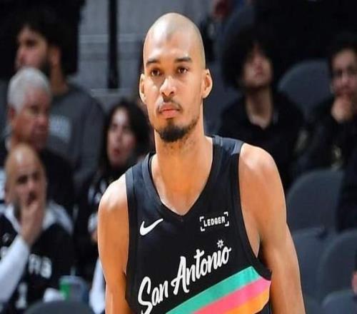 16分逆轉(zhuǎn)！文班僅21中5，謝潑德21+4天神下凡，火箭迎來期待結(jié)局