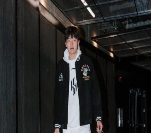 7天6賽仍19+5！楊瀚森4犯8失誤瑕不遮瑜美記：看好他的長遠未來