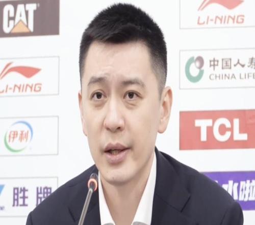 楊鳴：比賽輸了但我非常滿意，全隊(duì)12個(gè)人都像外援一樣在努力